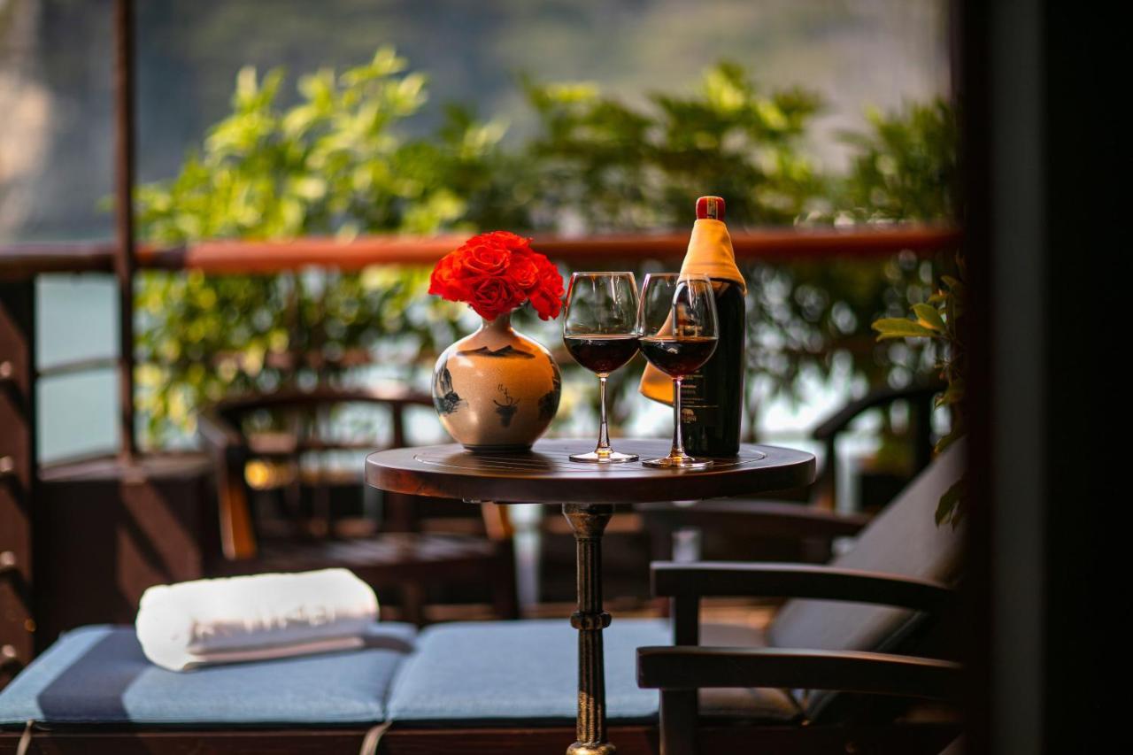 Nostalgia Halong Cruise Hotel Ha Long Luaran gambar